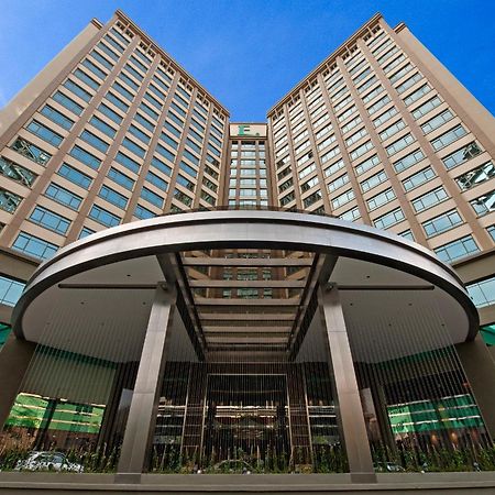 Eastin Hotel Kuala Lumpur Petaling Jaya Dış mekan fotoğraf The entrance of the hotel