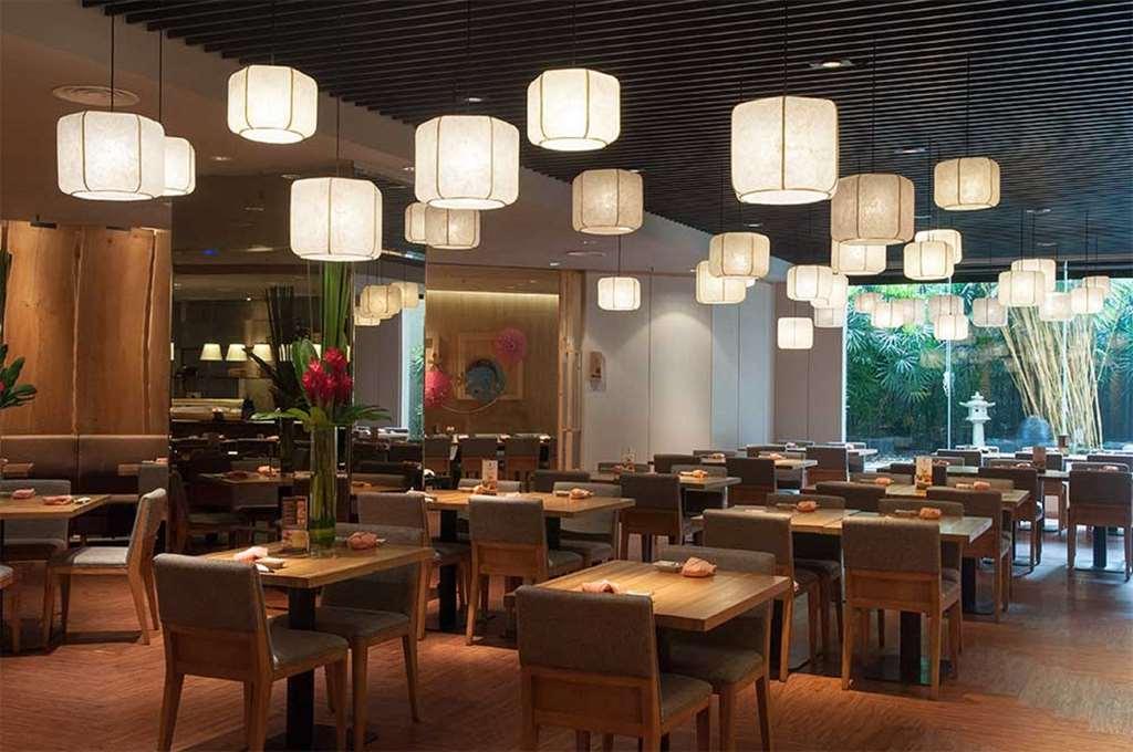 Eastin Hotel Kuala Lumpur Petaling Jaya Restoran fotoğraf Interior of a restaurant