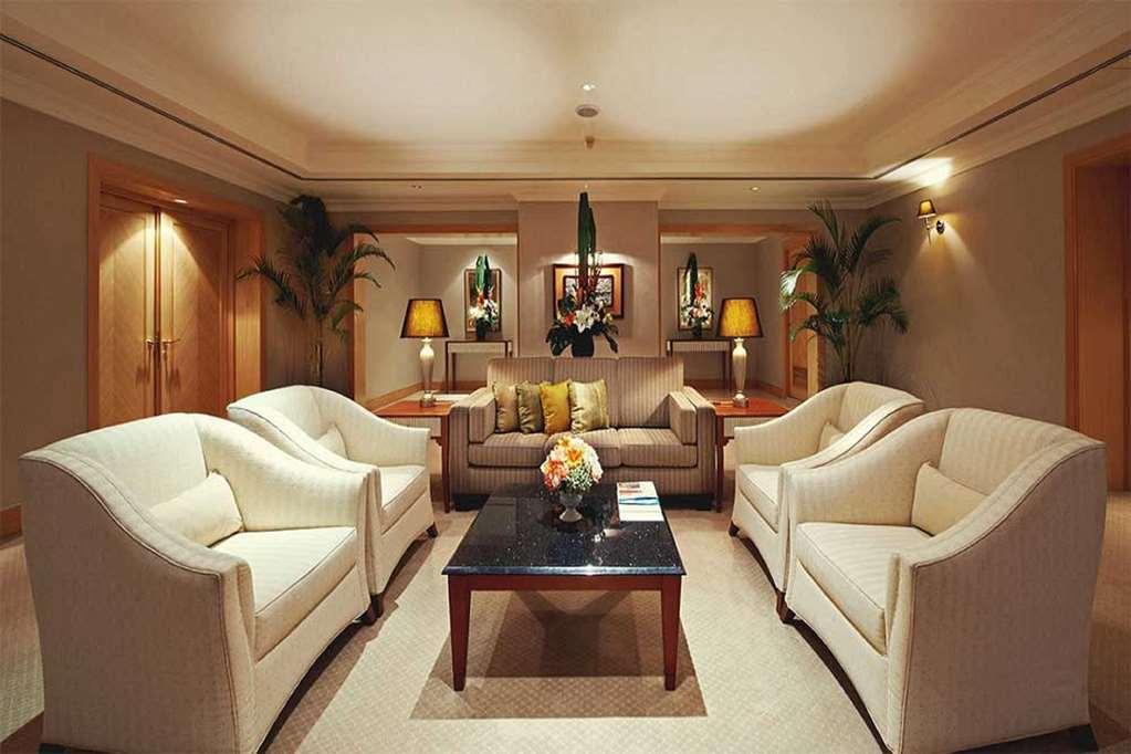 Eastin Hotel Kuala Lumpur Petaling Jaya Oda fotoğraf The interior of the lounge