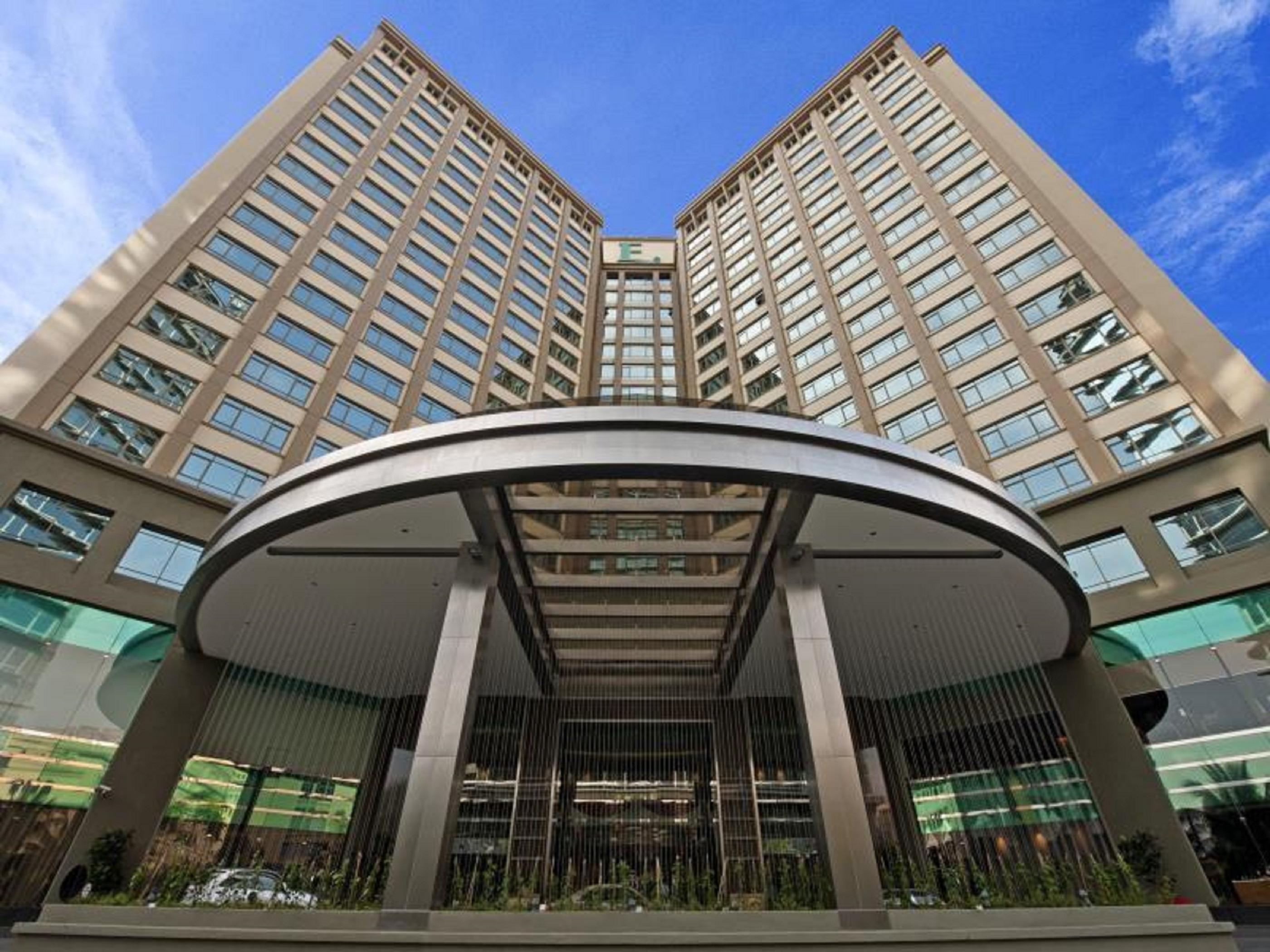 Eastin Hotel Kuala Lumpur Petaling Jaya Dış mekan fotoğraf The entrance of the hotel