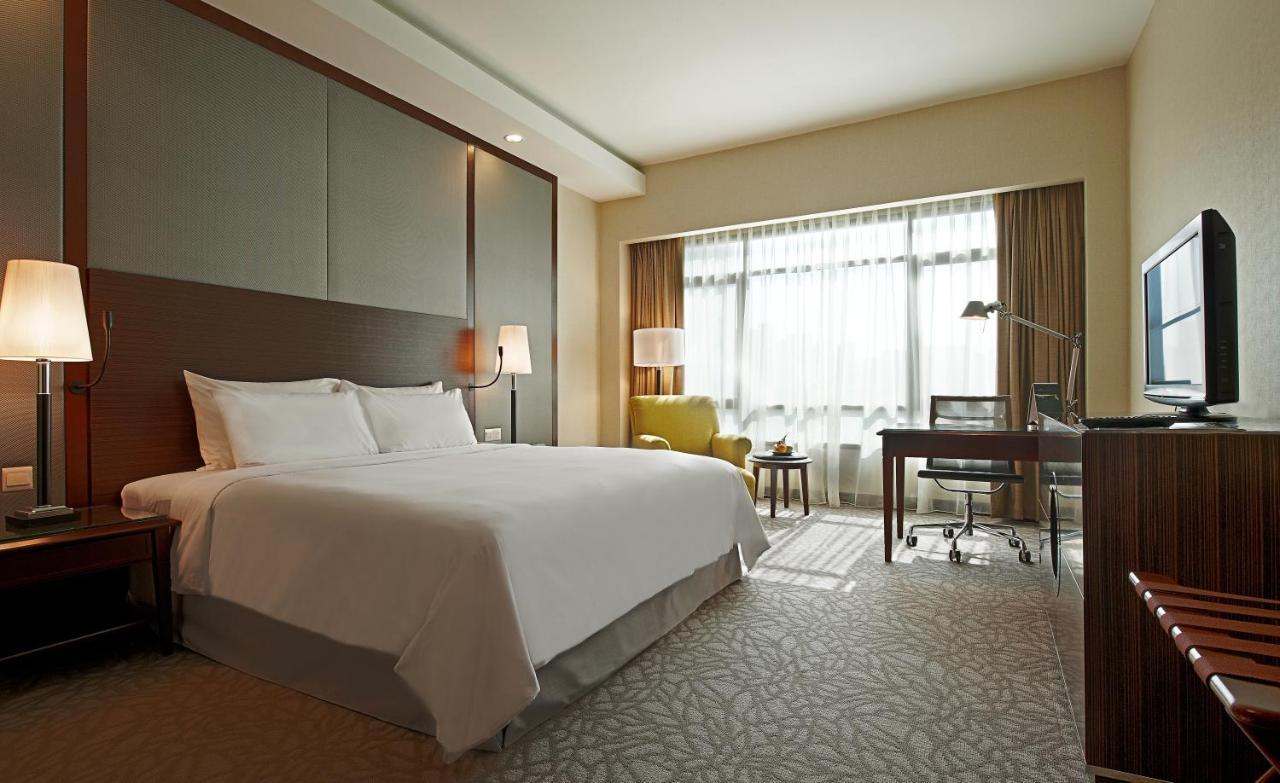 Eastin Hotel Kuala Lumpur Petaling Jaya Dış mekan fotoğraf Deluxe Room