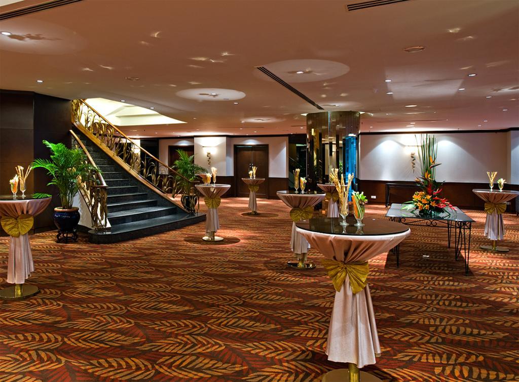 Eastin Hotel Kuala Lumpur Petaling Jaya Dış mekan fotoğraf The Grand Ballroom