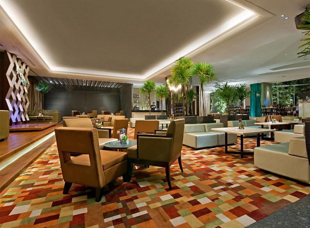 Eastin Hotel Kuala Lumpur Petaling Jaya Dış mekan fotoğraf The lobby of the hotel